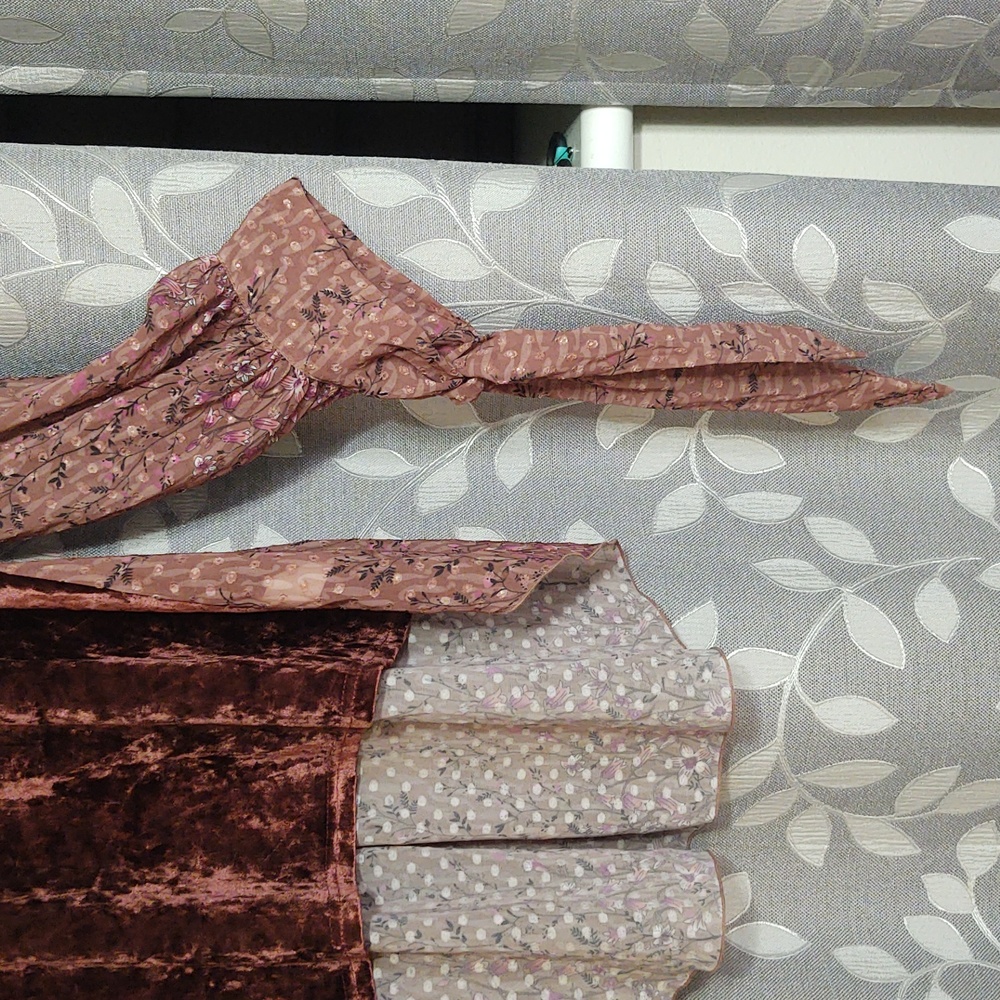 Ivy Jane Velvet and Chiffon Women's Top size L - Picture 2 of 10